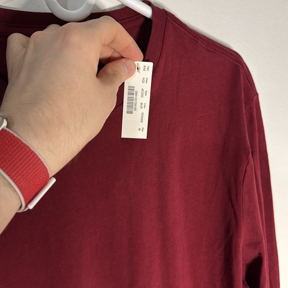 J. Crew Men's Medium Burgundy Long Sleeve Essential Tee NWT - Picture 5 of 7